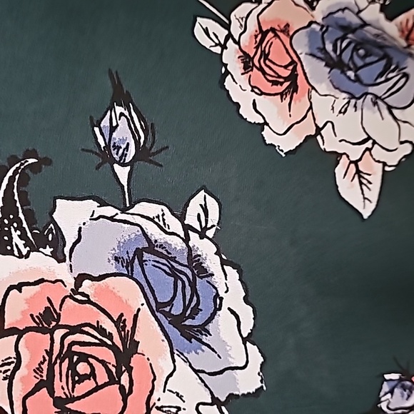 Maurices Popover size 1 short sleeve green floral top - Picture 5 of 7